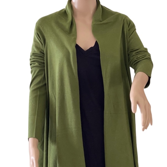 BCBGMaxAzria  SILK 88% with 12% Wool, Draped Cardigan   Size XS/S,runs big - Picture 7 of 9